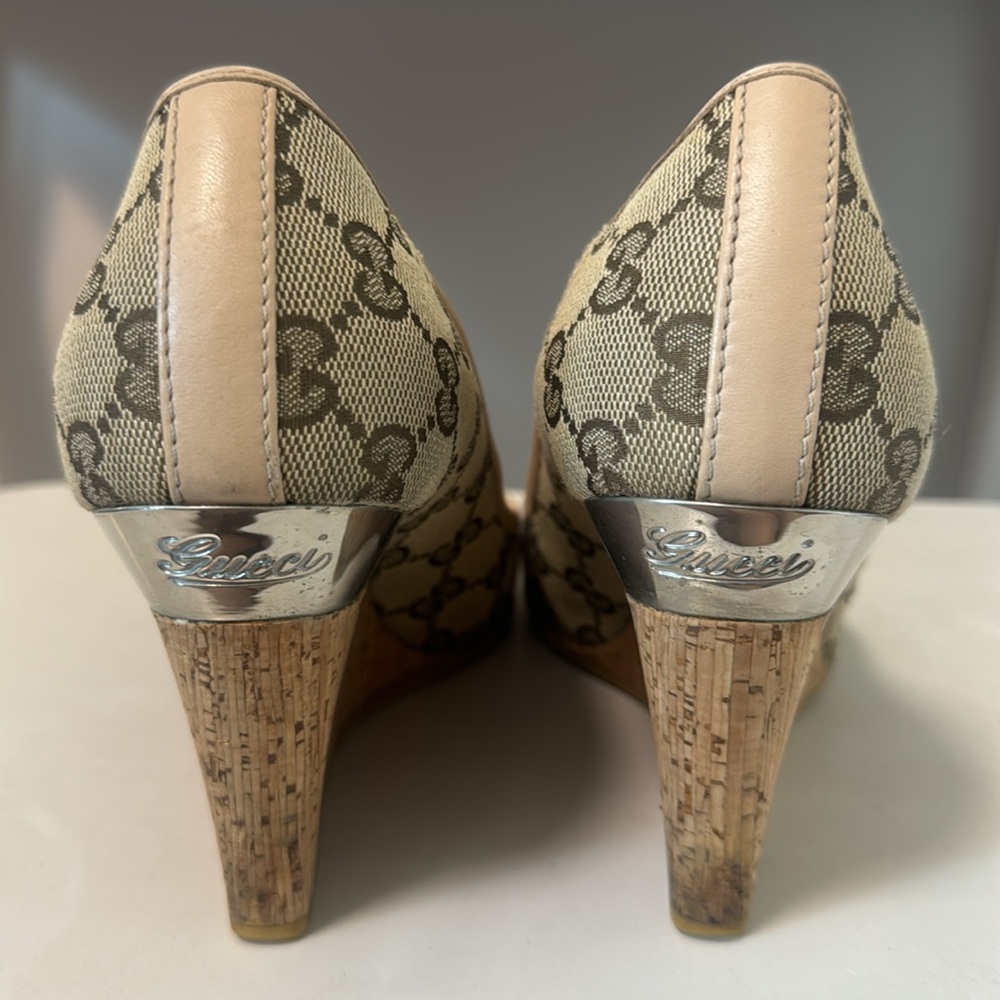 - Authentic Gucci heels shoe - Picture 4 of 7
